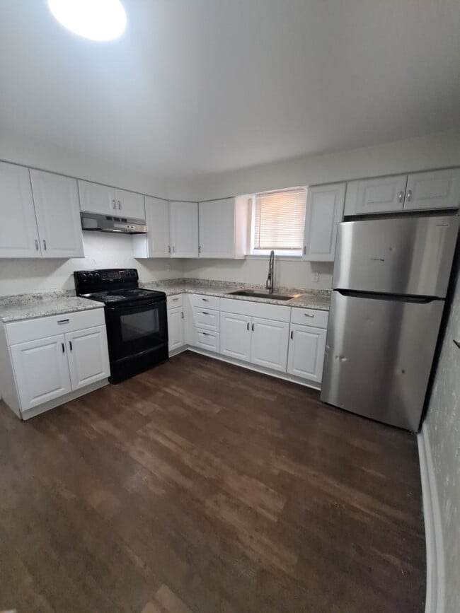 Photo - 700 Ridgeside Pl