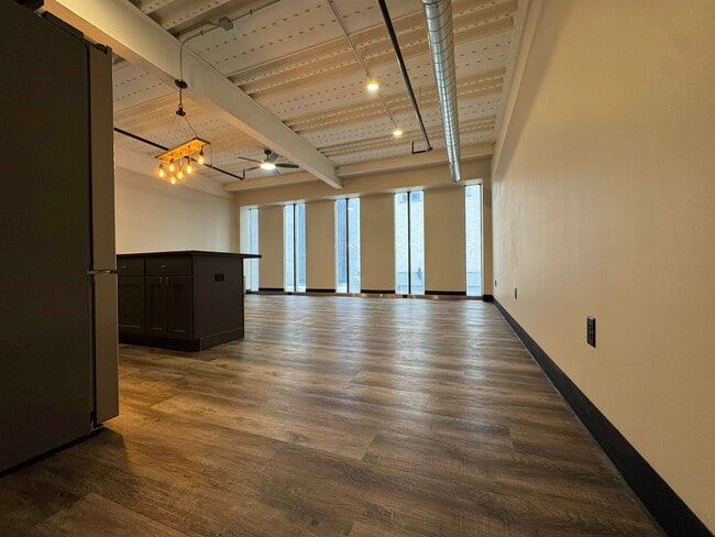 Photo - 200 W College Ave Unidad 205