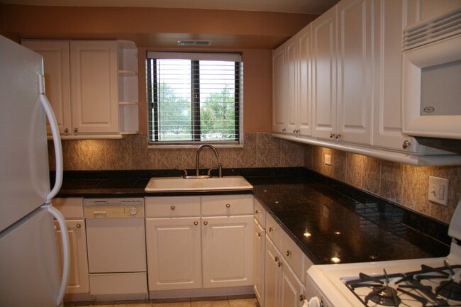 Building Photo - 1463 Mercury Dr Rental