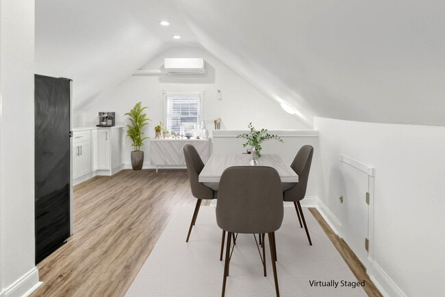 Photo - 76 Crowther Ave Unit Stunning Renovated Studio