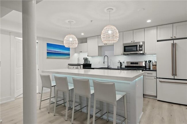 Building Photo - 426 Spring St Unit B101