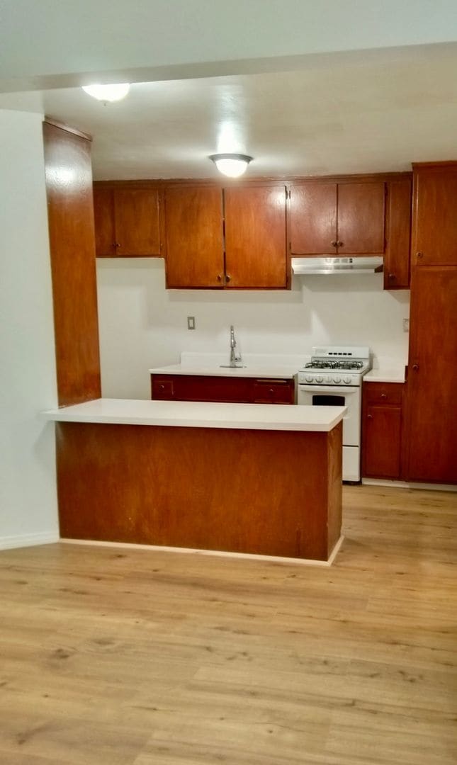 Building Photo - 6416 Woodley Ave Unit 4 Rental