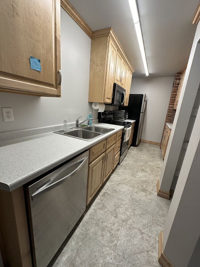 Exciting 3 Bed 1 Bath close to UWEC!