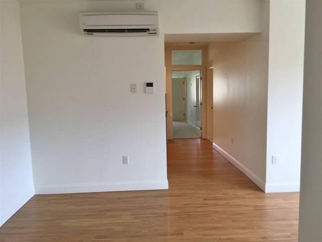 Photo - 875 Elm St Unidad 413