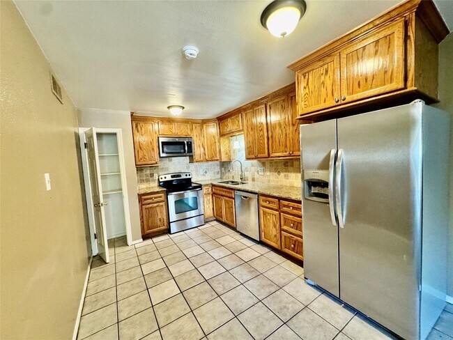 Photo - 2201 N Grand Blvd Unit 8