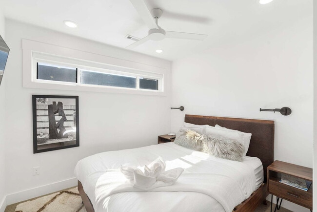 302 SE G St Unit SI ID1621844P