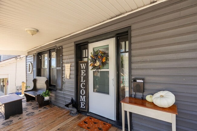 Photo - 308 W Main St