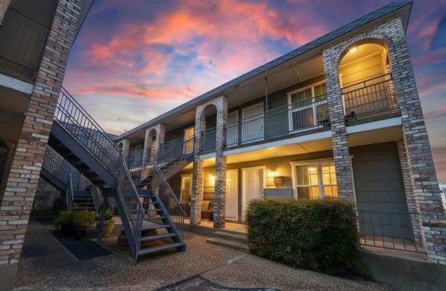 Building Photo - 1 BED 1 BATH IN AUSTIN TX!