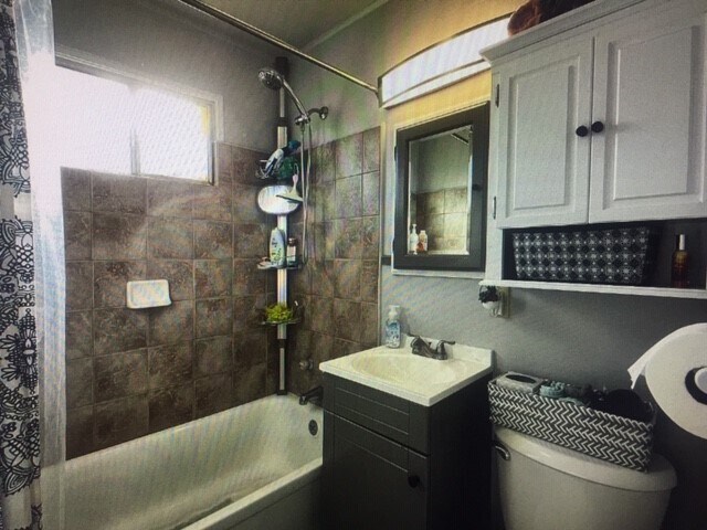 Photo - 1401 Spear Ave