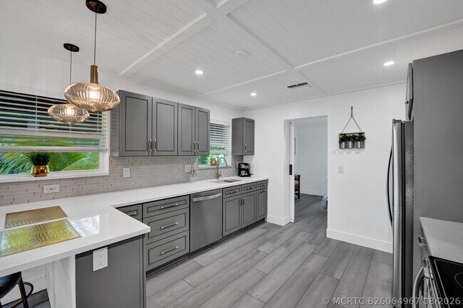Photo - 251 NE 17th St