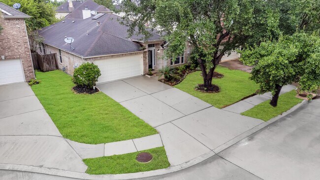 Photo - 16510 Bluff Springs Dr