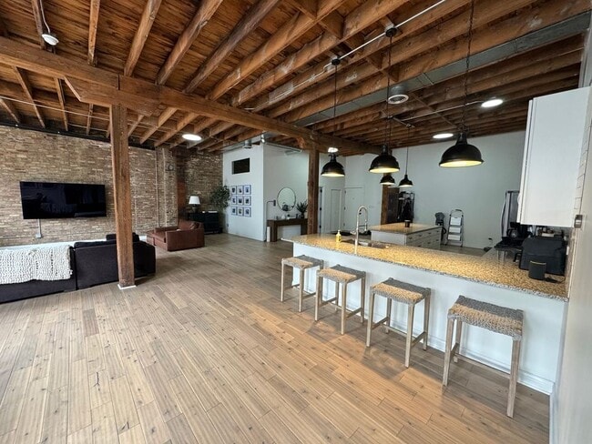 Photo - 2021 W Race Ave Unit 2SW