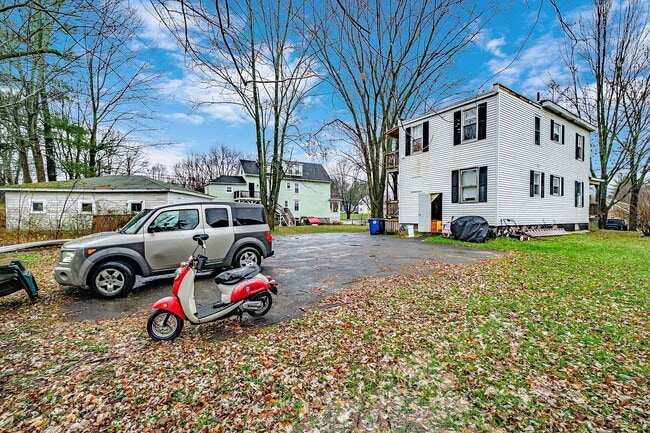 Photo - Charming 1–2 Bedroom Apartment – Heated Floors & In-Unit Laundry | Westbrook