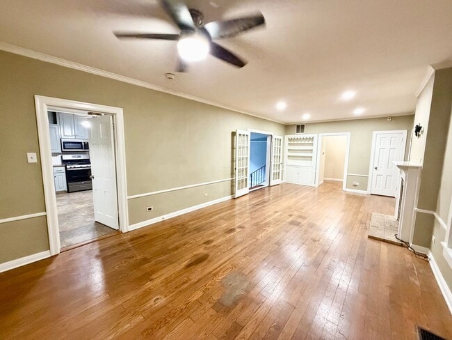 Photo - Spacious 3 bedroom with its own micro-park!