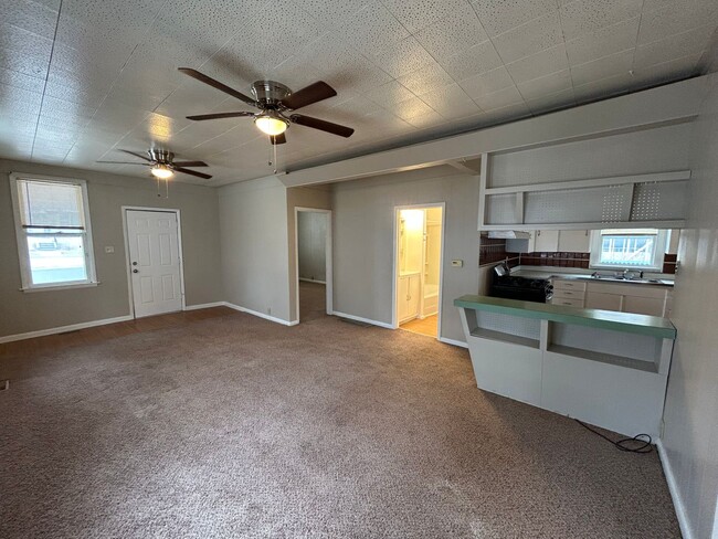 Photo - 2041 Cedar St