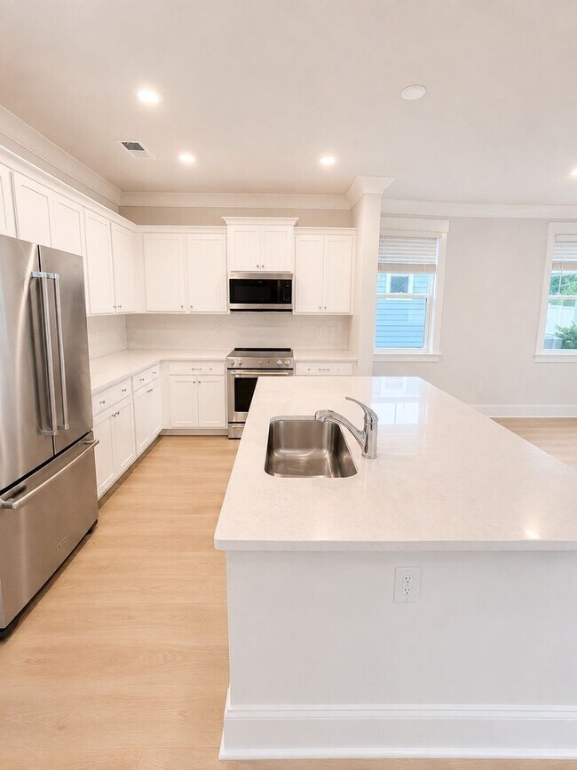 Photo - 114 Midmills Ln