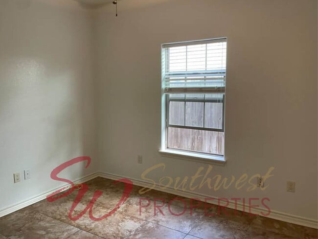 Photo - Spacious 4 Bed / 3 Bath Home in Elk Ridge Estates – Ideal for Families