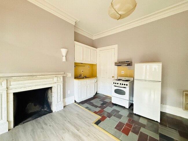 *Pictures are representative samples of the advertised unit. In some cases, the actual units you tou - 350 Beacon St Unit 3B