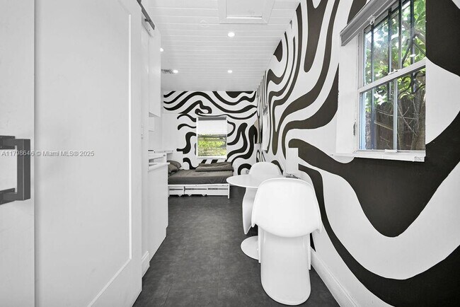 Photo - 534 NW 50th St Unit B