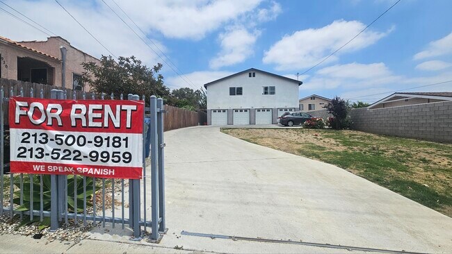 Photo - 916 N Rowan Ave House