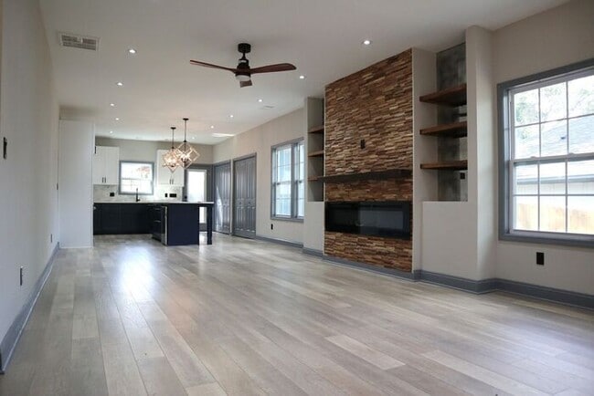 Photo - Oakland City 3 Bed/2 Bath, Beautifully Rem...