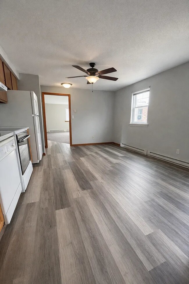 Photo - 72 Colony St Unit 2