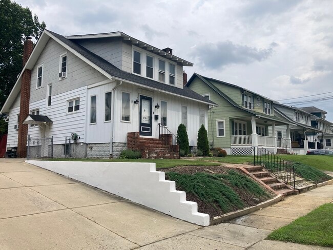 Building Photo - 218 Evergreen Ave Unit A