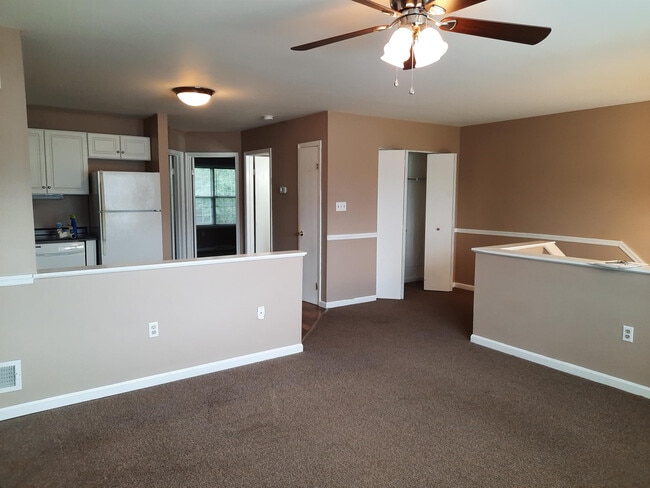 Photo - 142 Pickwick Pl