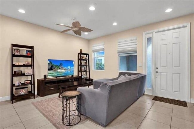 Photo - 2930 Cascada Isle Way