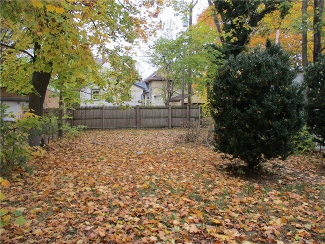 Photo - 128 Bartlett St