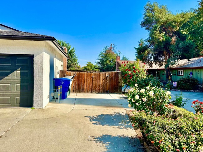 Photo - Clovis 3/2 with Large Lot