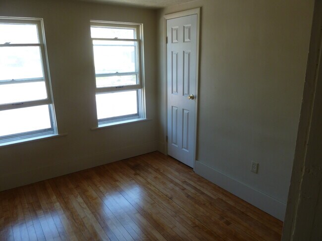 Photo - 221 W Bluff Street