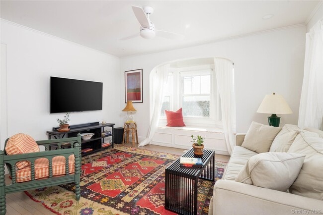 Building Photo - 446 6th St