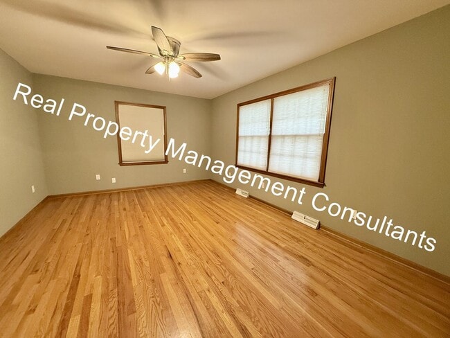 Photo - 4 bed | 2.5 bath Home In Shawnee Mission S...