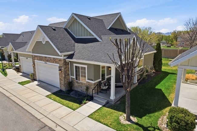 Photo - Beautiful Riverton Townhome in Gated Community!