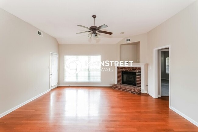 3 Bedroom Pet-Friendly Home in Olive Branc... - 3 Bedroom Pet-Friendly Home in Olive Branc...
