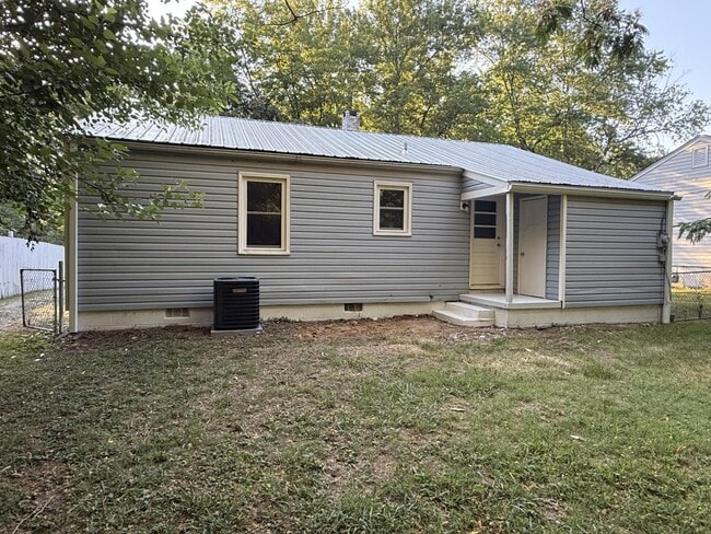 Photo - 2004 Edgewood Dr