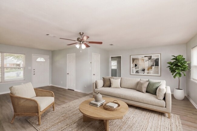 Photo - 1214 Lynn St