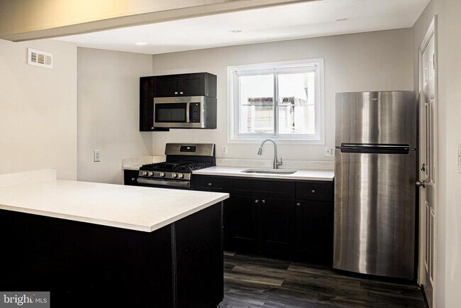 Photo - 2137 Mifflin St