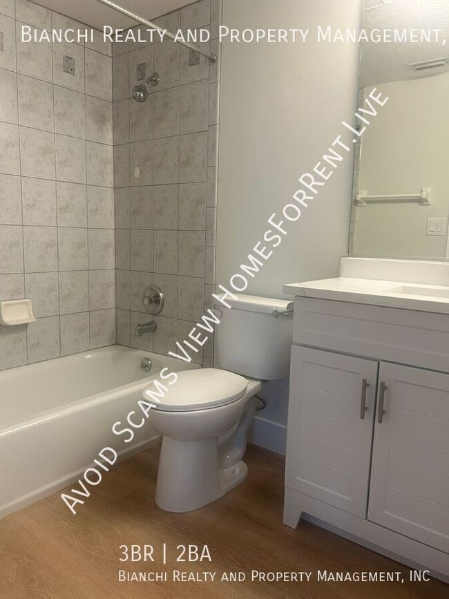 Photo - 1612 1st St