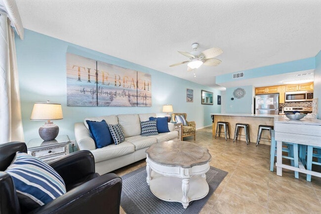 Building Photo - 407 W Beach Blvd Rental