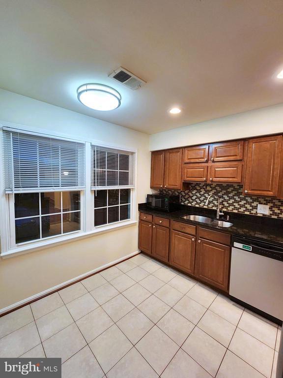 Photo - 2077 Pilgrim Dr