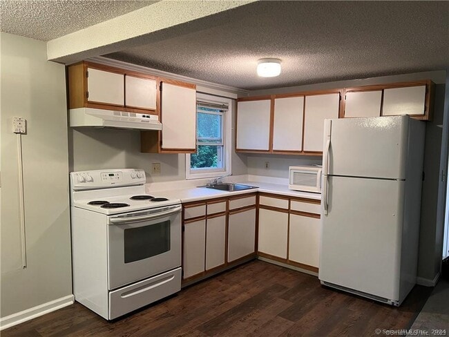 Photo - 62 Whiton St Unit 2nd Floor