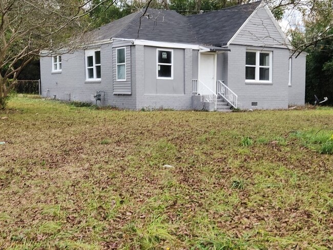 Photo - 1844 Christian Ave