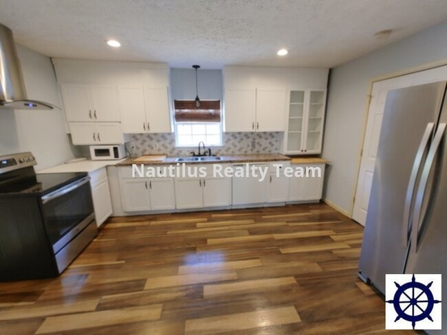 Photo - 1706 E 6th St