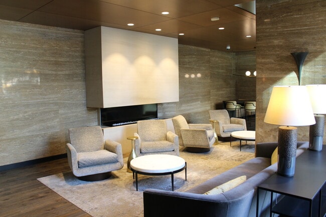 Photo - 1030 N State St Unit 10M