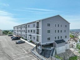 Building Photo - 31 Ridge St Unit 304