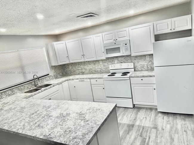 Photo - 7732 Balboa St Unit 1/2