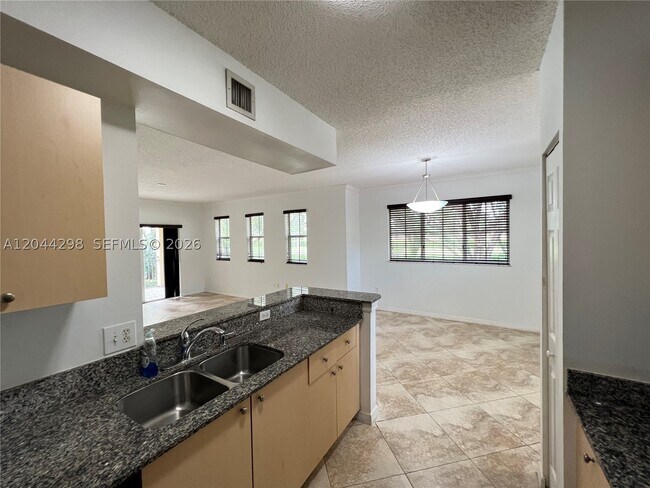 Photo - 2490 Centergate Dr