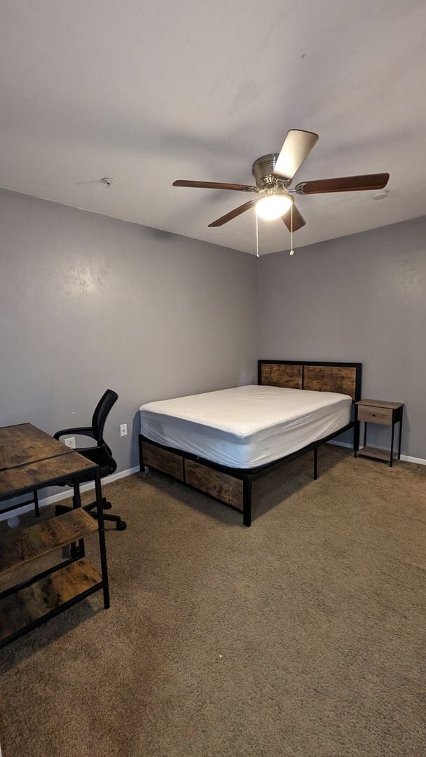 Photo - 4000 SW 23rd St Unit 4-302-#2 - Bedroom 2